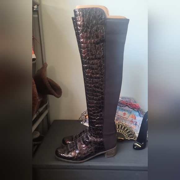 Stuart Weitzman Over the Boots - Picture 4 of 6